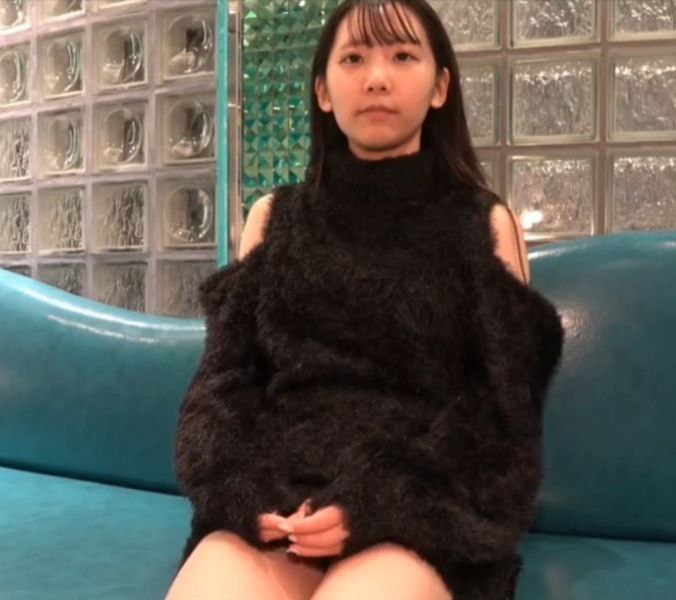 太他妈骚了！头一回见女人操男人！【骚老师】震撼眼球，男的都要哭了，多少年没见过男人一样，用奶子甩脸，扇巴掌